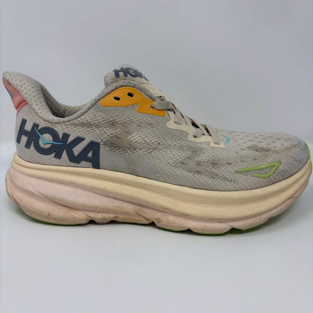 Hoka Clifton 9 Womens Size 6 Cream Athletic Running Shoes (1127896 VLS)